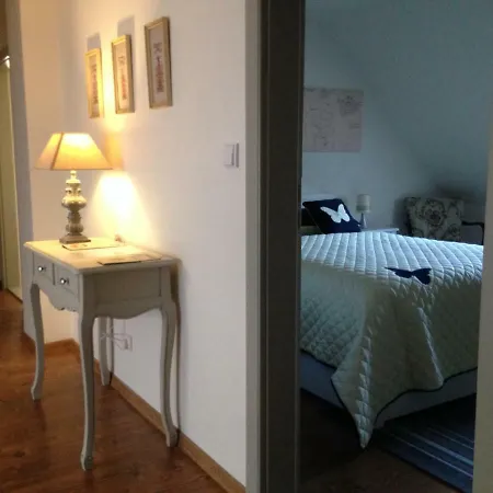 Banicky Dom Pod Zvonicou シュチャヴニケー・バネ